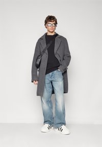 Karl Lagerfeld Jeans BAGGY - Φαρδύ τζιν - green cast blue