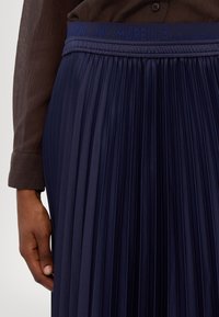 Marella AGENTE - Maxiskjørt - navy