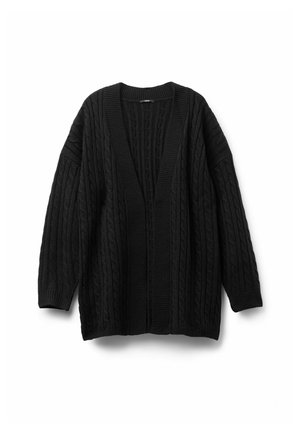 Cárdigan negro de punto trenzado con un escote en V profundo, cuello chal acanalado y mangas largas. Patrón texturizado en todo el tejido.