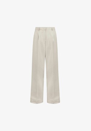 Beżowe spodnie o szerokich nogawkach i wysokim stanie, z szlufkami na pasek, przednimi plisami i gładkim wykończeniem.