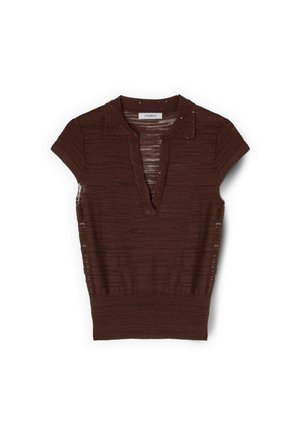 Braunes kurzärmliges Stricktop mit V-Ausschnitt, Kragen, geripptem Bund und dezent strukturiertem Streifenmuster, flach auf weißem Hintergrund gelegt.