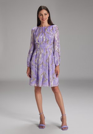 AUS ELEGANTEM AUSBRENNER - Cocktail dress / Party dress - lilac