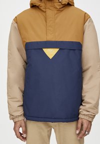 PULL&BEAR Cortaviento - brown