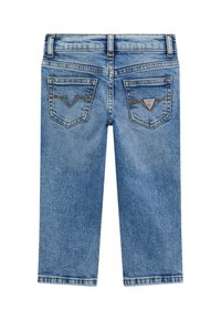 Ljust blå denimjeans med rak passform, två bakfickor, en dekorativ söm och en logobadge på den högra fickan.