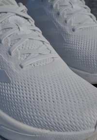 adidas Performance Silniční běžecké boty - white