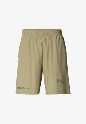 Męskie szorty w jasnym oliwkowym zielonym kolorze, z elastycznym paskiem w talii. Posiadają napisy w granatowym kolorze po obu stronach na dole, po lewej i prawej.
