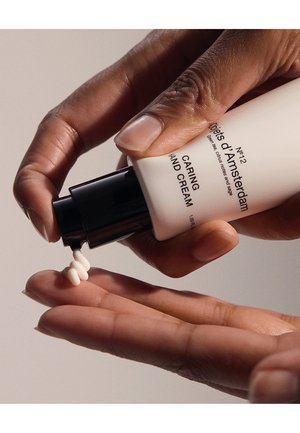 Rankning 16: Marie-Stella-Maris - CARING HAND CREAM OBJETS D’AMSTERDAM - Handkräm