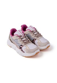 Scarpe da ginnastica con tomaia in mesh beige con dettagli rosa, stampa leopardata sui lati e suola in gomma bianca spessa.