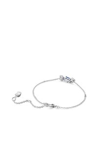 Pulsera de plata con una gema ovalada azul, un elaborado detalle de cadena y un pequeño acento de diamante cerca del cierre.