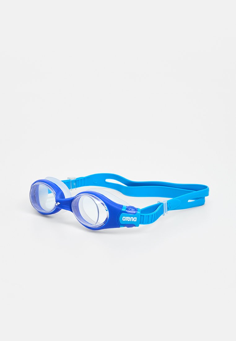 Blauwe zwembril met doorzichtige lenzen, een flexibele siliconenband en een verstelbare sluiting. Bevat de merknaam "arena" in witte tekst.