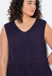 Ulla Popken SLEEVELESS - Trikoomekko - inky blue