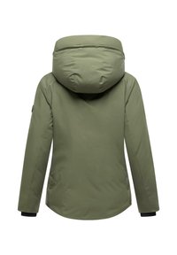 Olijfgroene jas met capuchon, met een gladde, matte textuur, lange mouwen en zwarte manchetaccenten. Rugdetail bevat drukknoopjes.