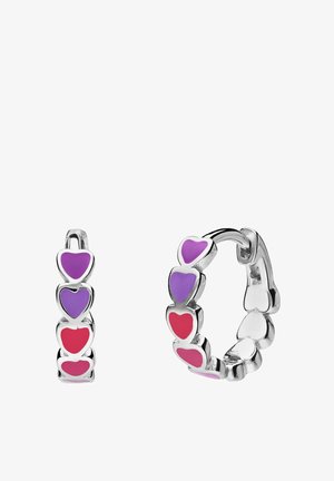 Zilveren ringoorbellen met afwisselende hartvormige accenten in paarse en roze emaille, met een gladde afwerking en een compact ontwerp.