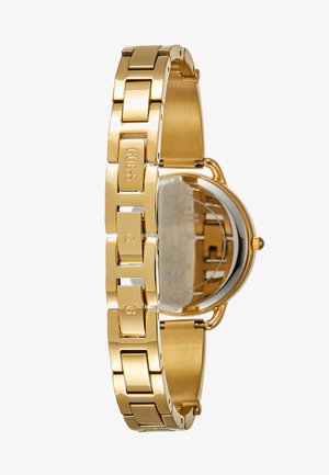 Gullmetallklokke med lenkearmbånddesign, med en rund kasse og klar glassskive. Merket med merkenavnet "GUESS" på lenkene.