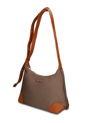 Bruine stoffen schoudertas met verstelbare lichtbruine leren riem en hoekdetails, voorzien van een bovenste rits en klein goudkleurig merklogo.