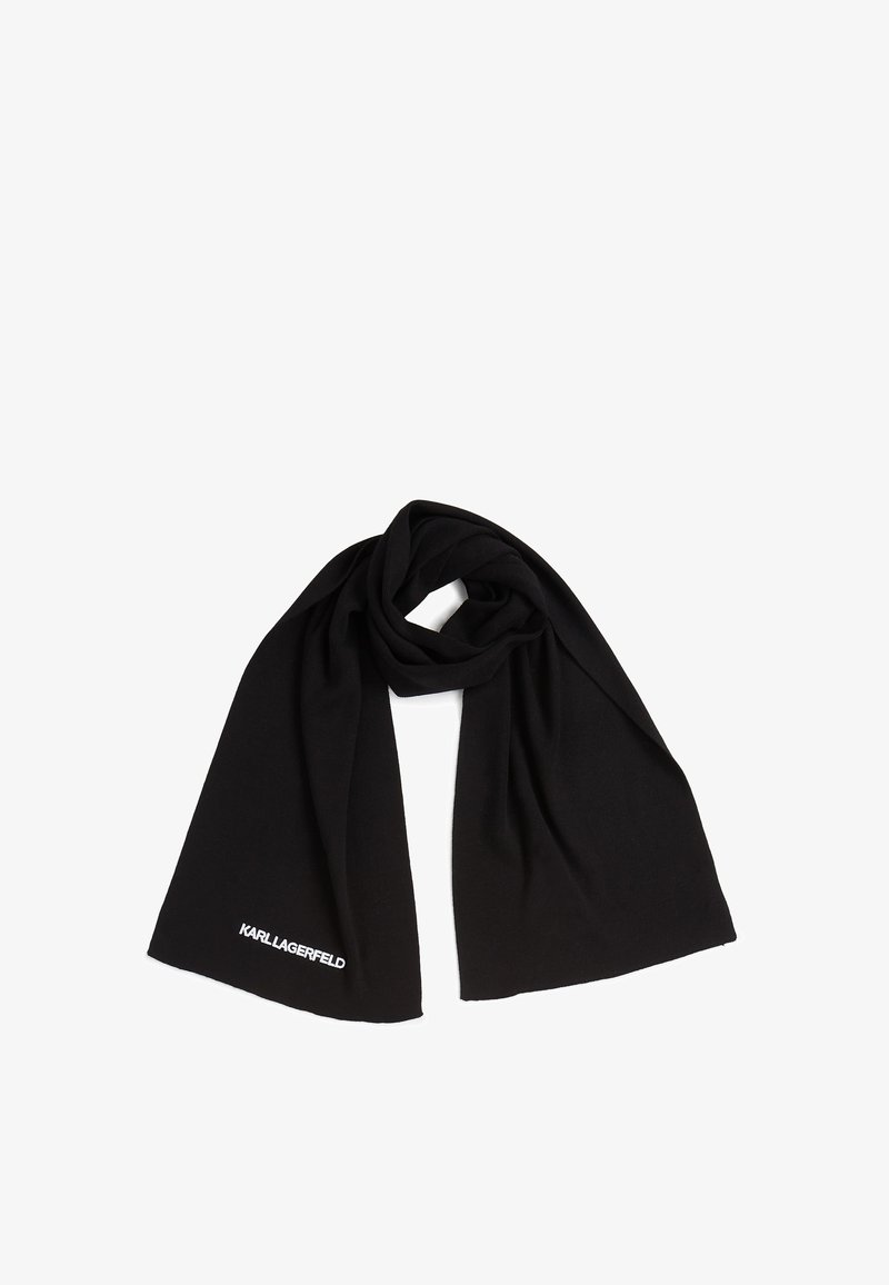 Sort tørklæde lavet af blødt stof med en glat tekstur. Designet inkluderer mærkenavnet "KARL LAGERFELD" i hvidt i den ene ende.
