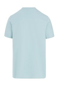 Svetlomodré tričko s krátkym rukávom vyrobené z mäkkej tkaniny s voľným strihom. Chrbát má klasický okrúhly výstrih a minimálnu textúru.