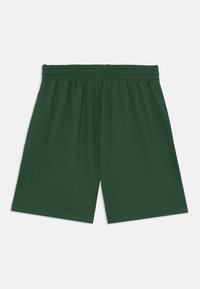 Gröna bomullsshorts med elastisk midja, med en slät textur och rak skärning, passande för vardagsbruk.