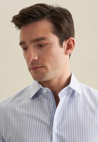 Seidensticker BUSINESS - Camicia - light blue