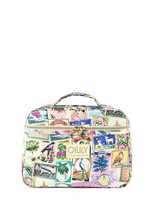 Trousse de maquillage rectangulaire avec poignée, fermeture éclair et collage coloré de timbres vintage, oiseaux, plantes et texte sur surface en tissu.