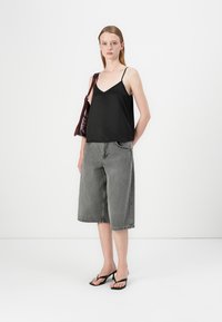 Vero Moda VMMERLE SINGLET - Topper - black