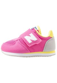 New Balance IV220PKY - Tenisky - pink