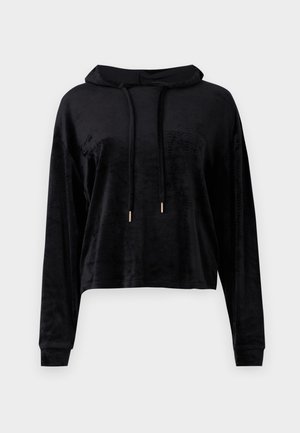 Fekete, rövidített kapucnis pulóver, puha, sima anyagból készült. Zsinóros kapucnival és arany részletekkel rendelkezik, valamint hosszú, passzos mandzsettás ujjakkal.