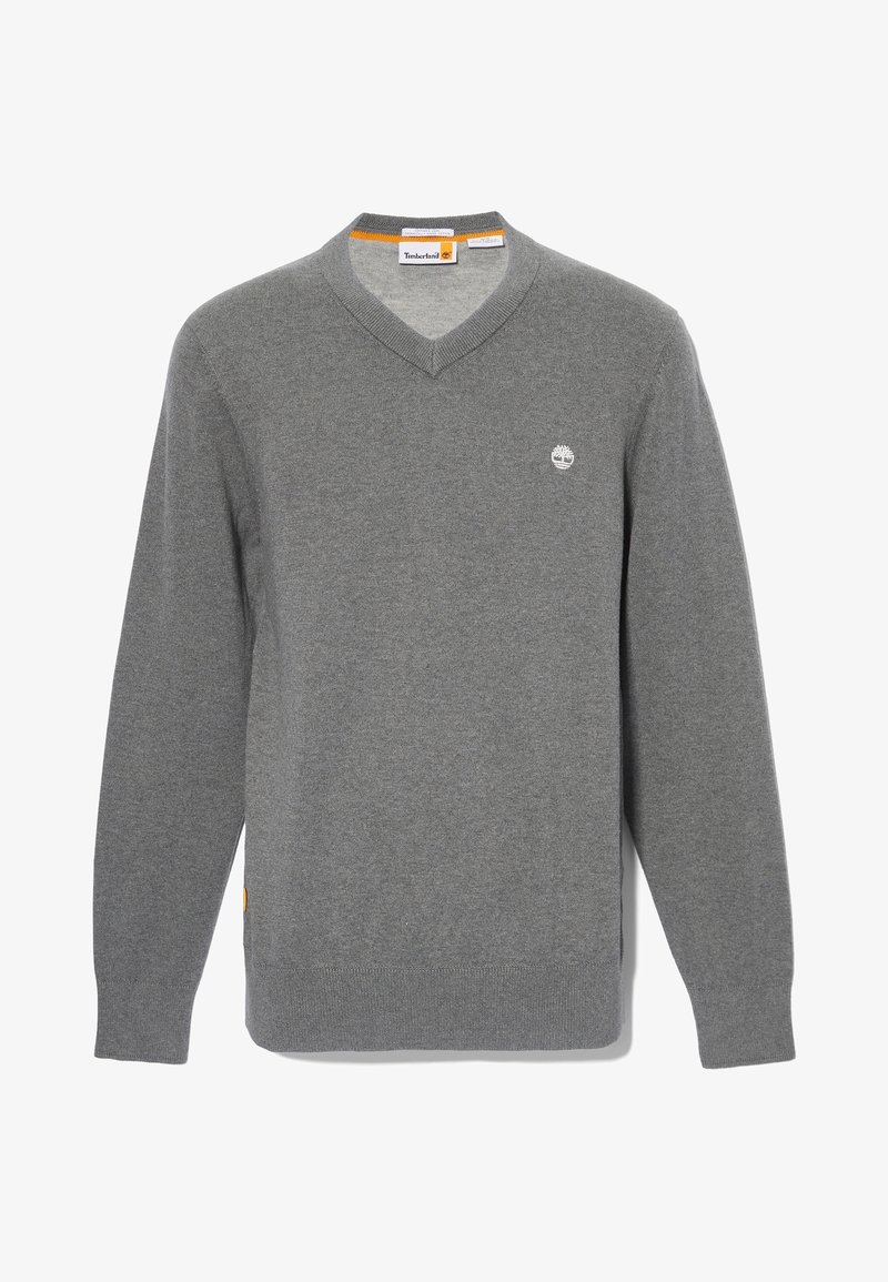 Pull gris à manches longues avec col en V, poignets et ourlet côtelés, avec un petit logo Timberland blanc sur la poitrine gauche.