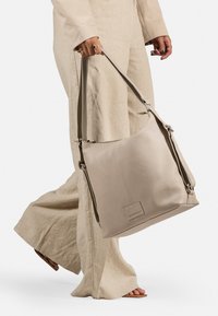 Burkely SOFT SKYLAR - Sac à main - grey