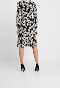 Wallis Freizeitkleid - black