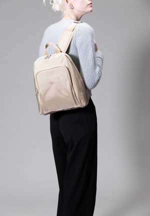 Picard HITEC CITY - Tagesrucksack - creme