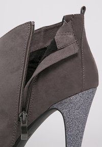 Marco Tozzi High heeled ankle boots - grey