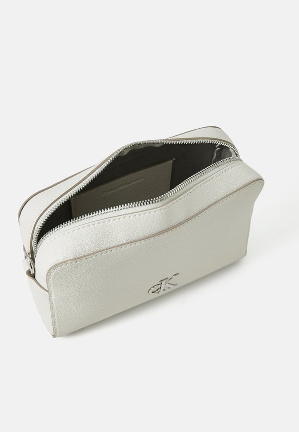 MINIMAL MONOGRAM CAMERA BAG - Cross body bag - silver birch3