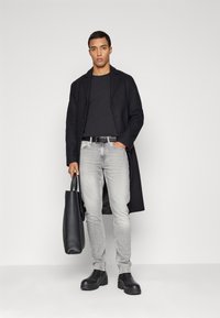 Calvin Klein MICRO LOGO 2 PACK  - Paprasti marškinėliai - black/tawny port