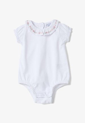Body blanco para bebé con mangas cortas, cuello fruncido bordado con delicadas flores rosas y rojas, y botones a presión en la entrepierna.