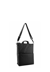 Borsa a messenger in tessuto nero con tracolla rimovibile, doppio manico superiore, tasca frontale e finitura testurizzata. Presenta un marchio discreto.