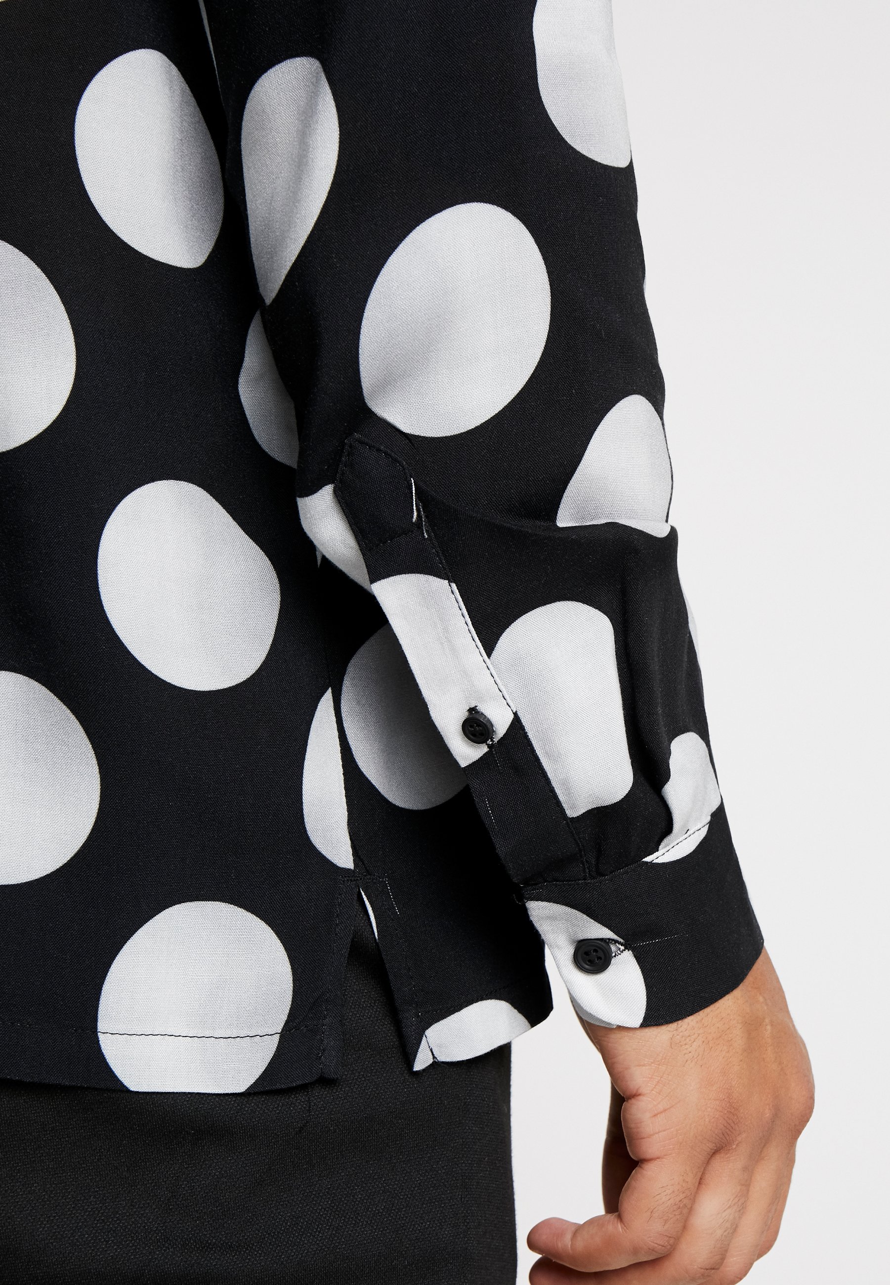 Topman POLKA DOT Skjorte black Zalando.no Topman POLKA DOT Skjorte black Zalando.no
