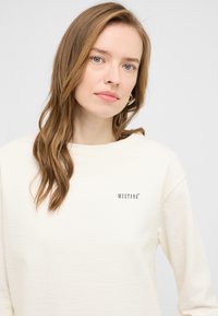 Mustang STYLE ROSEVILLE - Long sleeved top - weiß