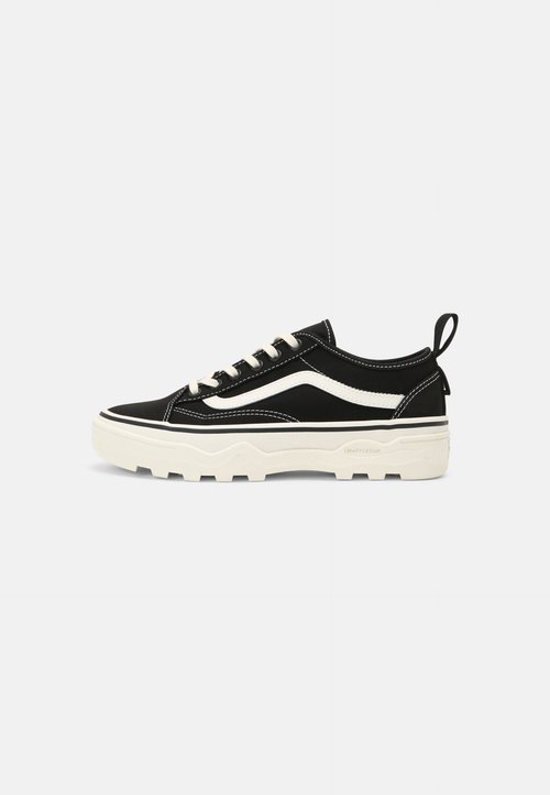 DISPONIBLE EN LIGNE SEULEMENT – CHAUSSURES - VANS – FEMME – (#405) main image 1