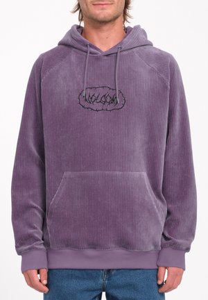 Paarse corduroy hoodie met een trekkoordcapuchon, ribbelmanchetten en een voorzak. Voorzien van een zwart geborduurd logo op de borst.