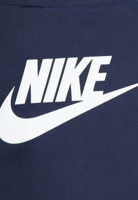 Nike Sportswear LIFESTYLE ESSENTIALS UNISEX SET - Trenirka - midnight navy