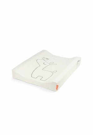 Biely prebaľovací podložka pre bábätká s vyvýšenými okrajmi a jednoduchým čiernym čiarovým obrázkom jeleňa s vtákom na hlave.