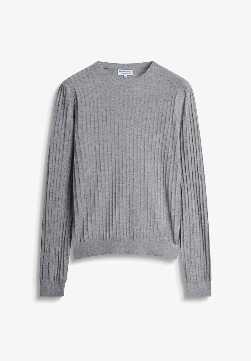 Grauer gerippter Pullover mit langen Ärmeln, Rundhalsausschnitt und tailliertem Saum. Hergestellt aus strukturiertem Stoff, mit vertikalen Streifen versehen.
