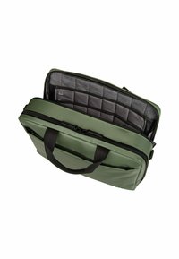 Grüne, gepolsterte Laptoptasche mit zwei Griffen, mehreren Reißverschlusstaschen und einem strukturierten grauen Innenraum mit gepolsterten Trennwänden.
