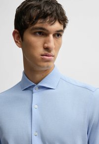 BOSS P-HANK SPREAD - Zakelijk overhemd - light blue