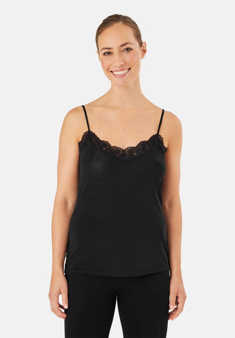 Canotta nera con bordo in pizzo scollato, dotata di spalline sottili regolabili e una silhouette liscia e aderente.
