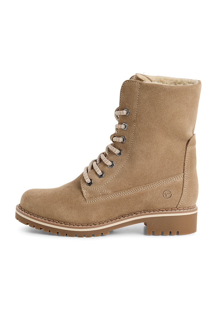 Botines con cordones