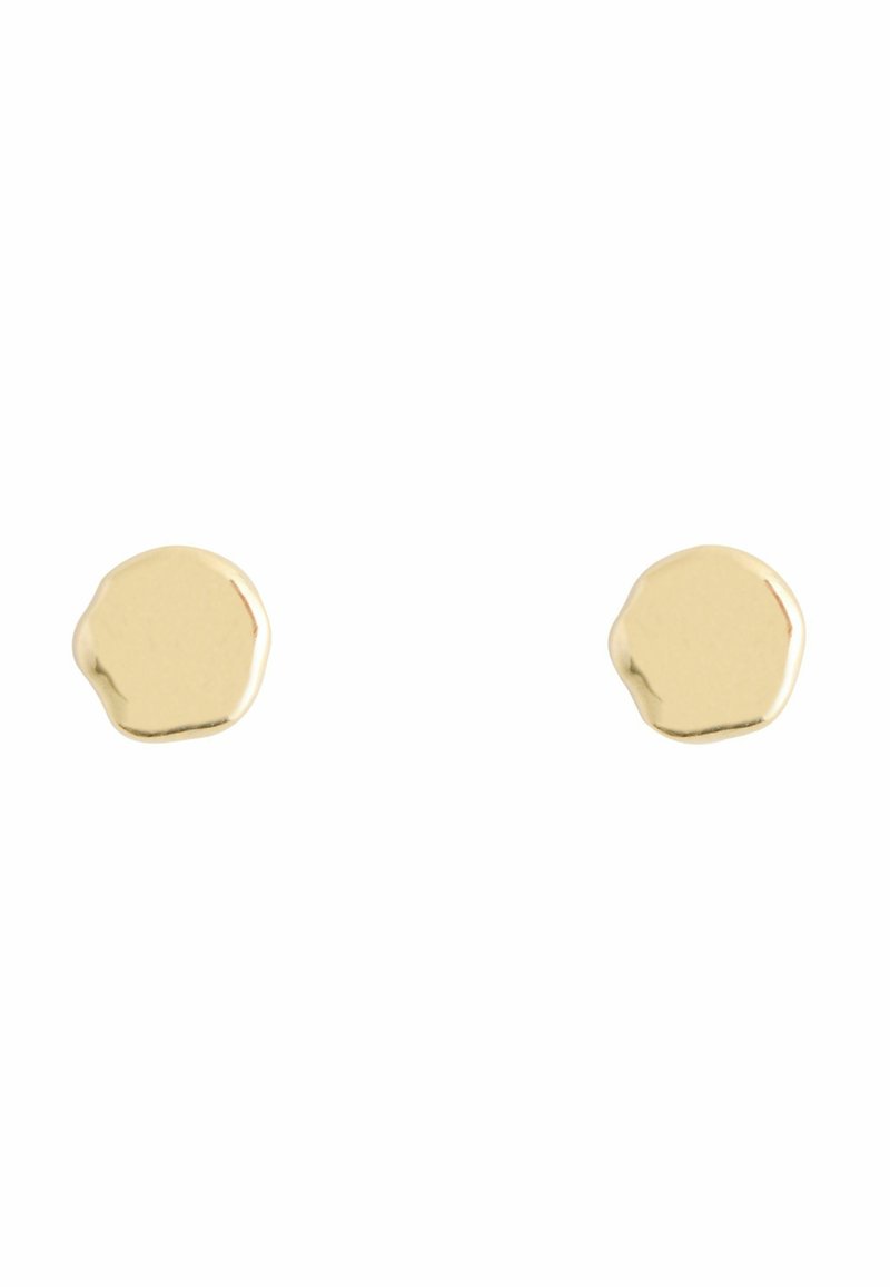 Złote kolczyki-stud w nieregularnym, lekko teksturowanym kształcie. Minimalistyczny design z gładką, błyszczącą powierzchnią.