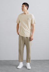 Missoni Pamata T-krekls - cement