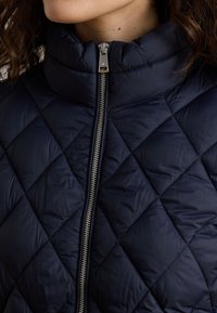 Lauren Ralph Lauren DIAMOND CHANNEL QUILTED MOCKNECK JACKET - Χειμωνιάτικο μπουφάν - dark navy